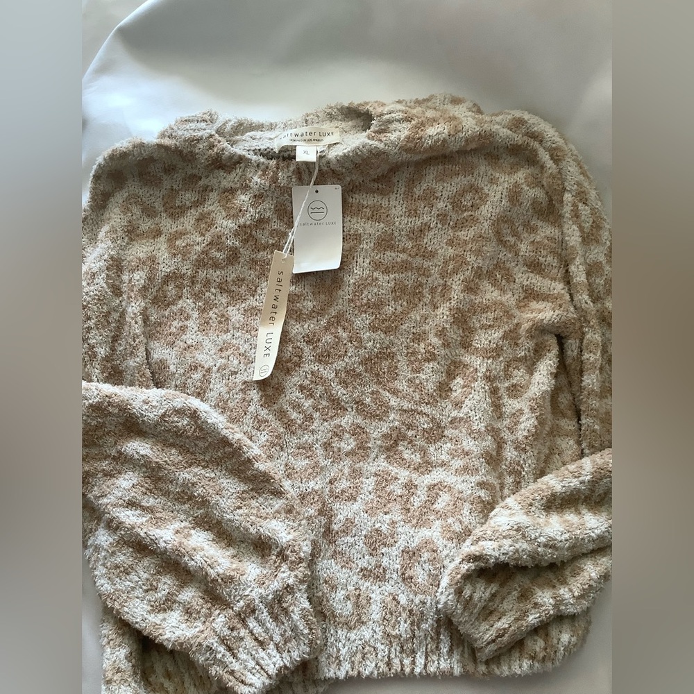 Saltwater LUXE new sweater size xl cheetah animal